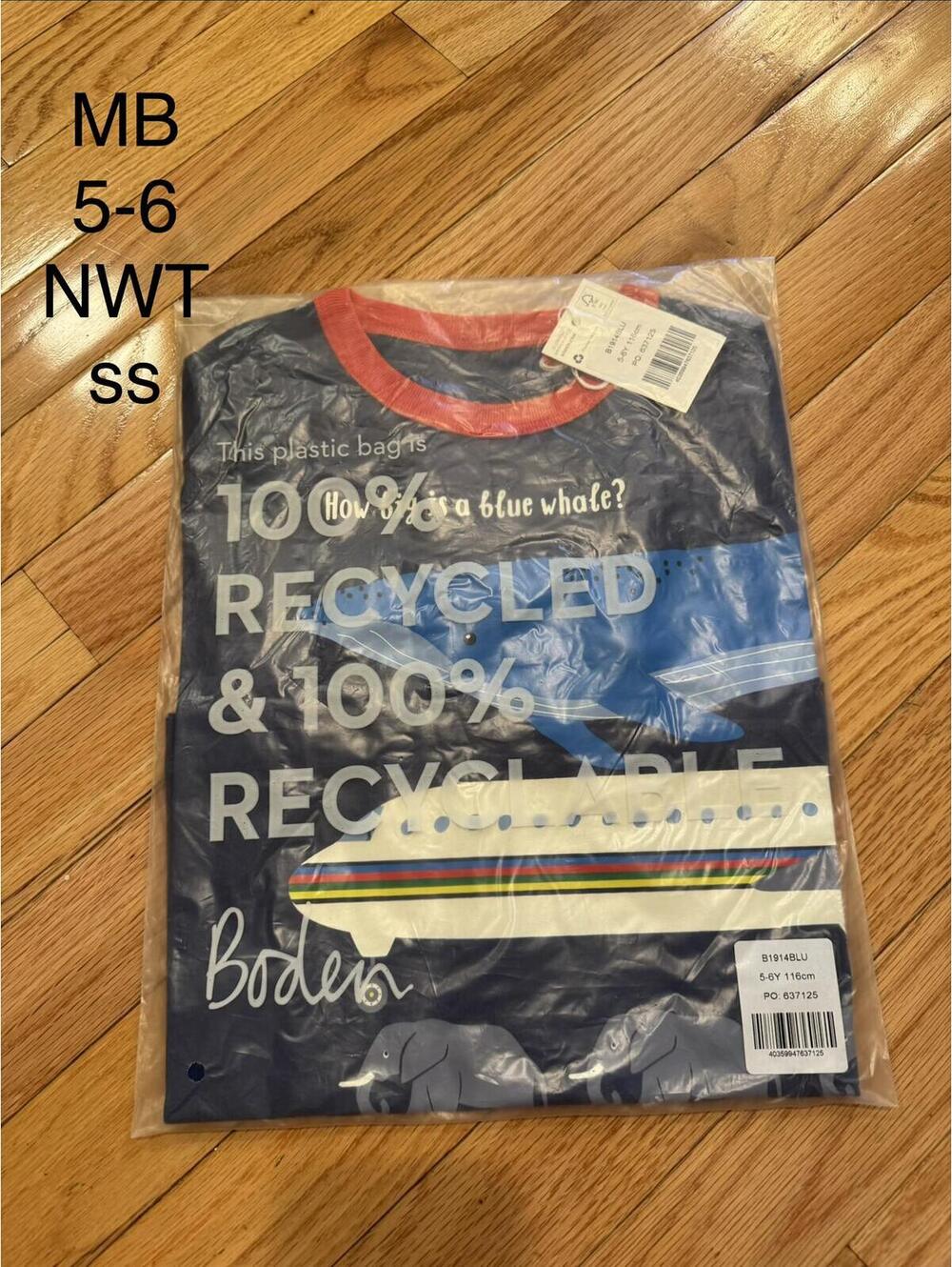 Boden Boys Navy Blue Graphic T-Shirt Size 5-6 NWT